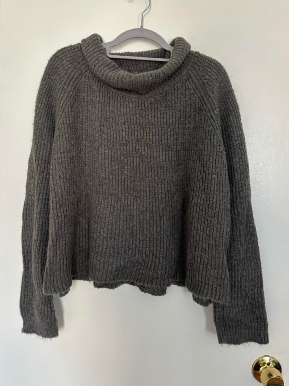 kimchi Blue gray ribbed knit turtleneck sweater in size L